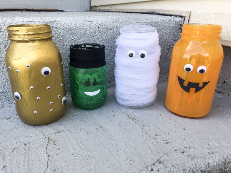 Halloween Glass Jar Craft to Be Spooked About